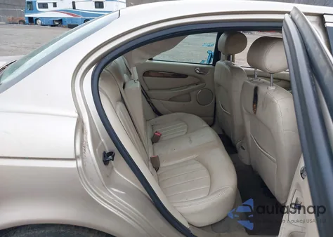 2003 Jaguar X-Type 2.5L Auto/2.5L Manual z USA, uszkodzony, nr VIN SAJEA51D73XD42031